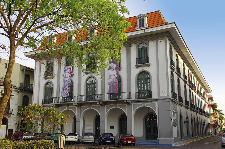 Visita de los Museos del Casco Antiguo Nativa Tours